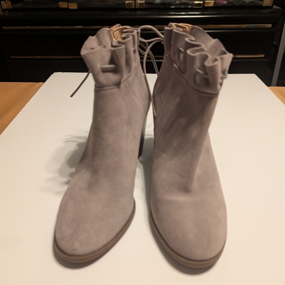 crown & ivy Shoes - Crown & Ivy Morcella Ruffle Ankle Boots - Light Gray Suede